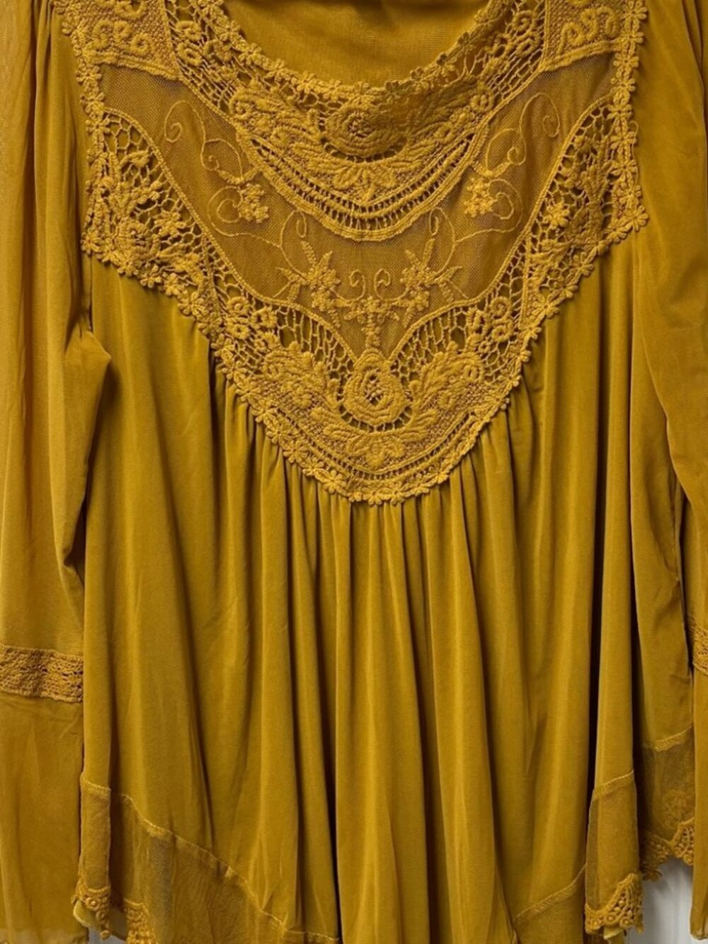 Mustard Lace Boho Blouse – Embroidered Detail – Flowy – Size M